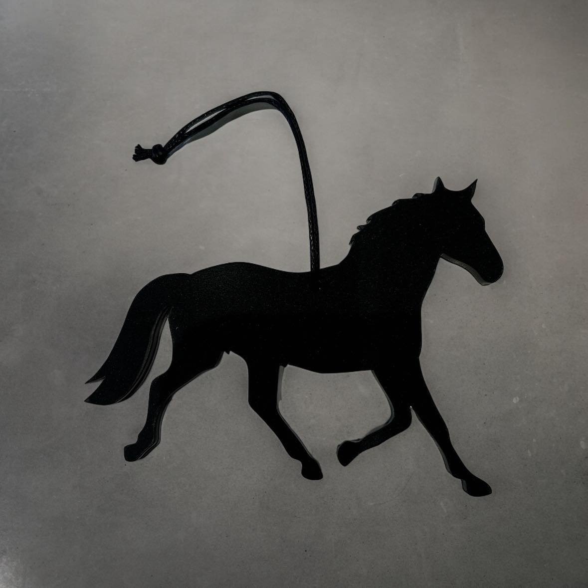 HEST I TRAV